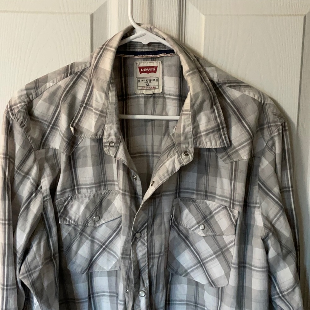 Levi’s snap front long sleeve